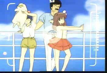 le sorelle di Kyosuke, Manami e Kurumi con il padre Takashi e il loro gatto Jingoro